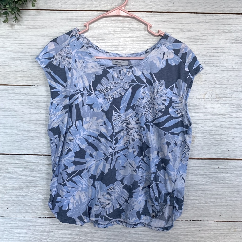 Sleeveless Top by Ocean & Coast. Size M.